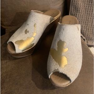 Chocolat Blu wedges EUC size 7 cow hide